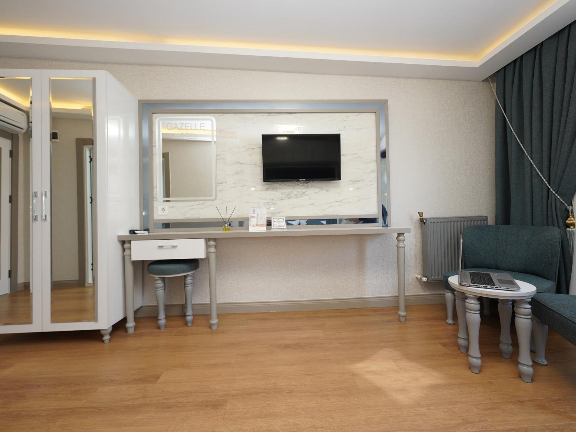 Gazelle Hotel *