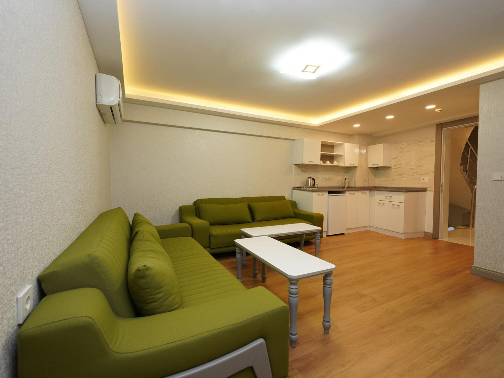 Gazelle Hotel *